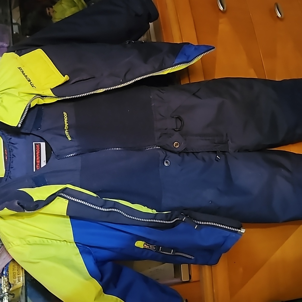 Kids snow suit
